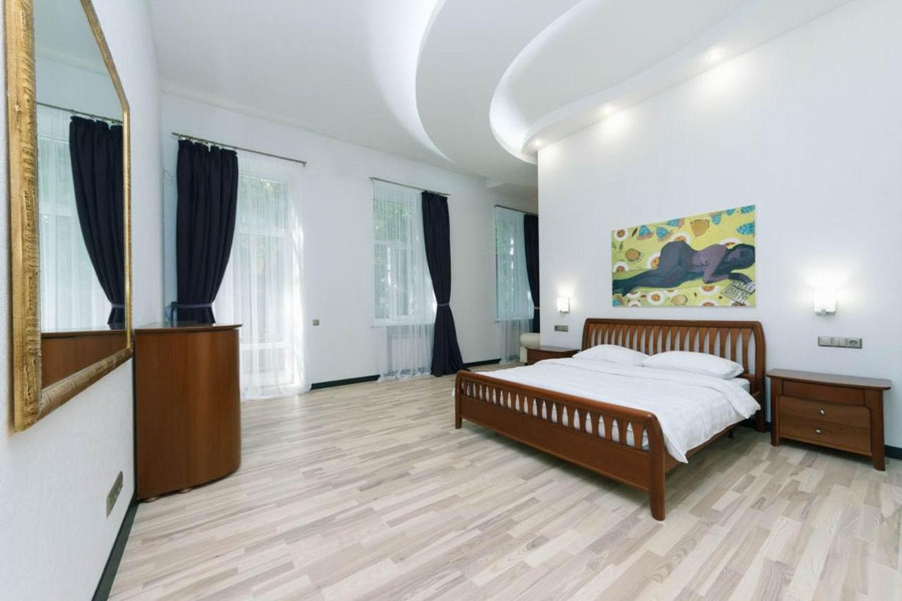 Ferienwohnung Lux Near Maidan, Khreschutyk 3Br Kiew Exterior foto