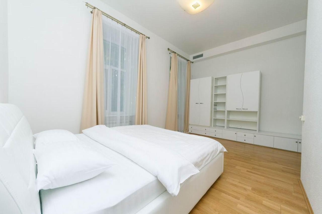 Ferienwohnung Lux Near Maidan, Khreschutyk 3Br Kiew Exterior foto